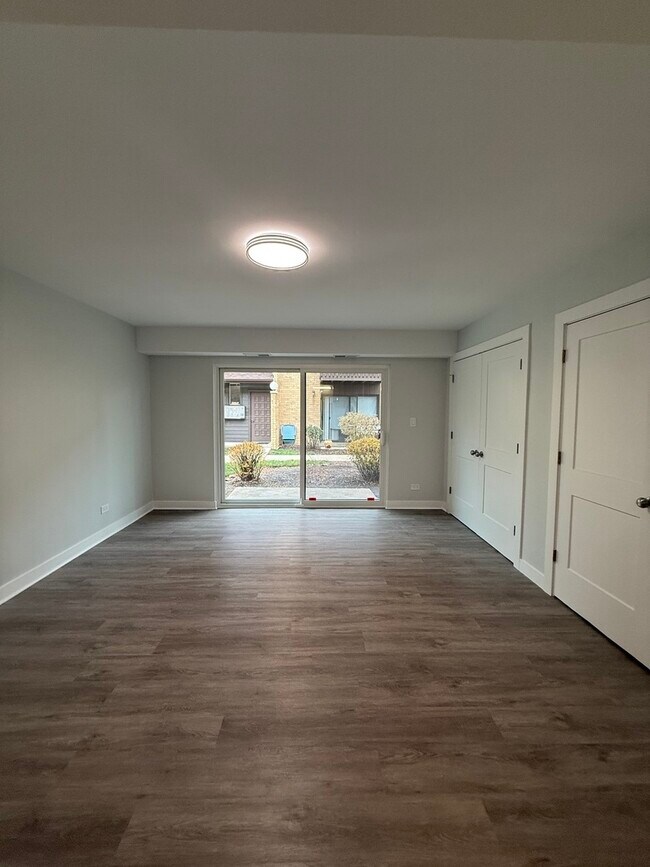 Building Photo - 1173 S Forums Ct