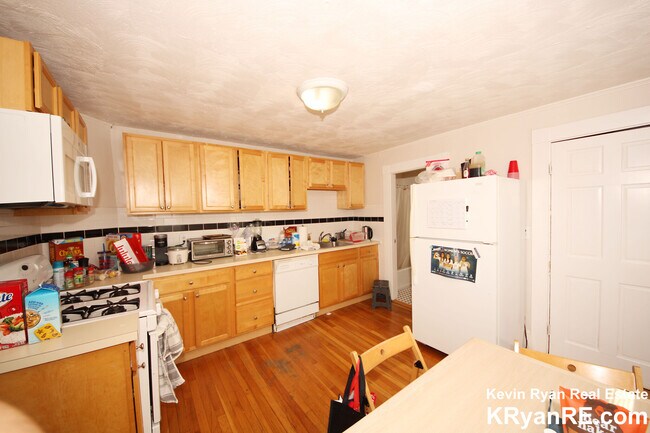 Building Photo - 60-62 Bedford St. Unit 62 #2