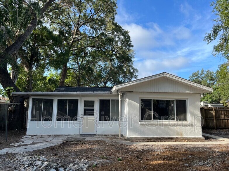 Building Photo - 4715 W Knights Ave