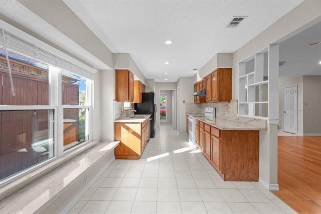 Building Photo - 7114 Lo Chalmers Ln