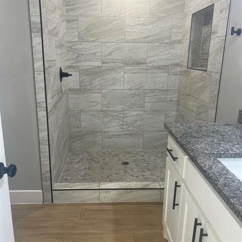 Building Photo - 626 W Florence St