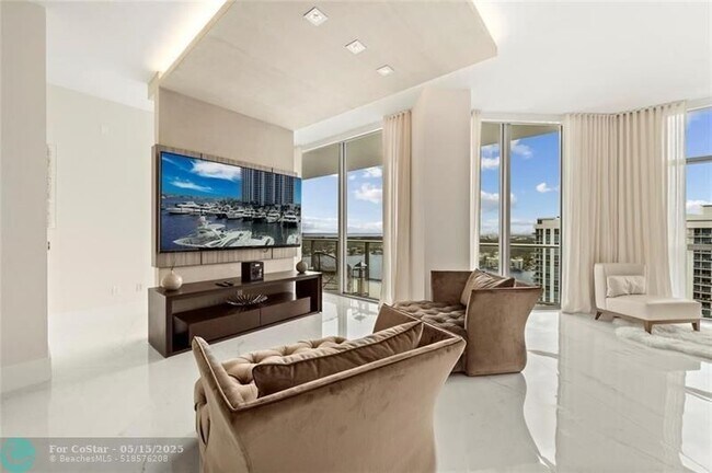 Building Photo - 17301 Biscayne Blvd