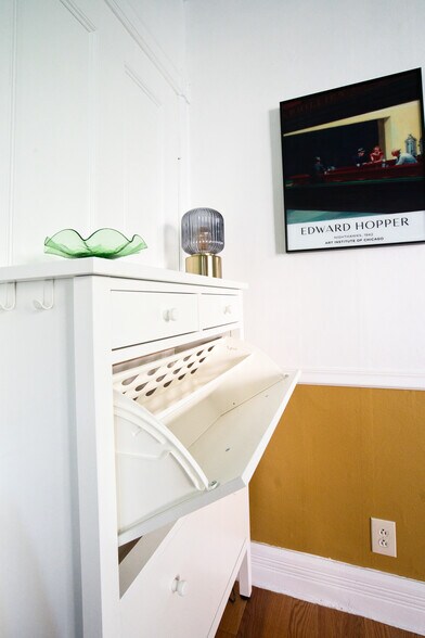 Building Photo - 4413 Albany Post Rd