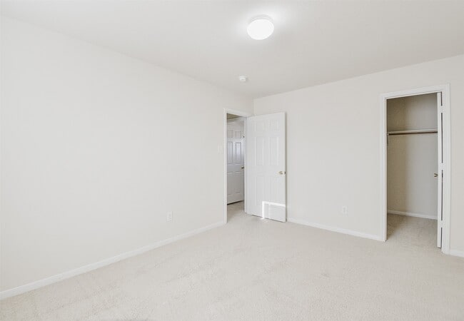 Building Photo - 6614 Halcyon Days Dr