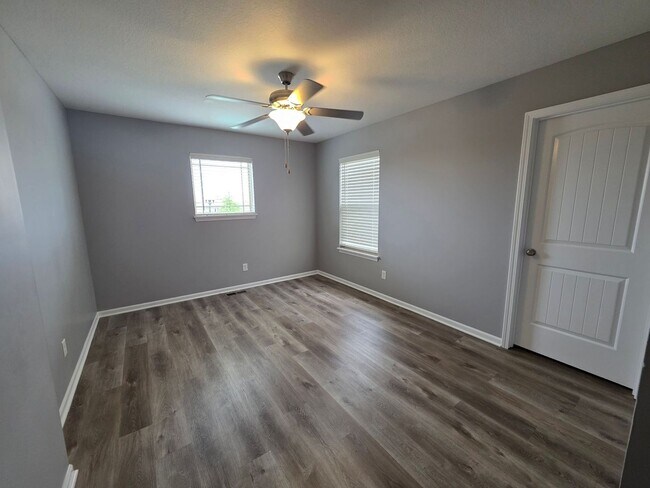 Building Photo - Coming Soon - Spacious 3 Bedroom Townhome with Garage