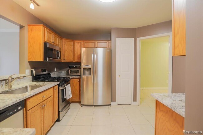 Building Photo - 52245 Silvanna Ln