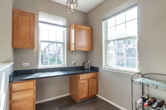 Building Photo - 200 Rosehall Dr
