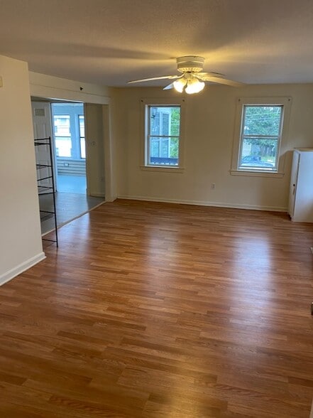 Building Photo - 28 Jackson St