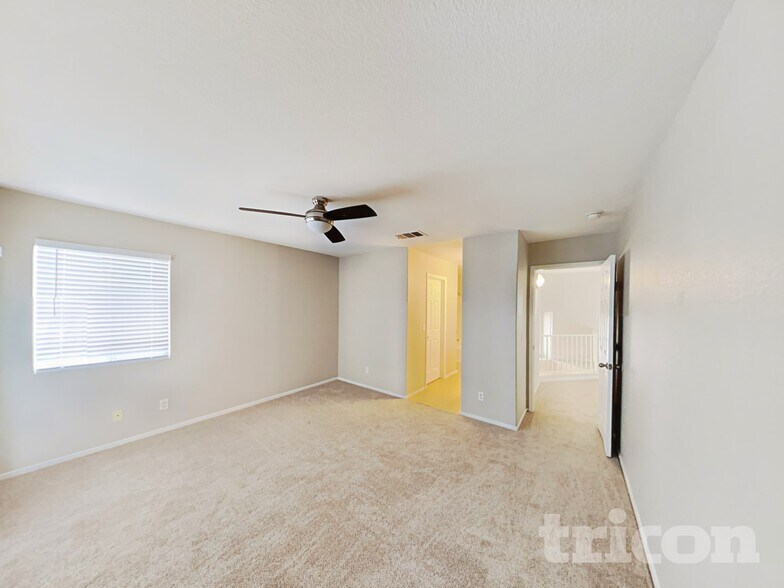 Building Photo - 5646 Roundrock Dr