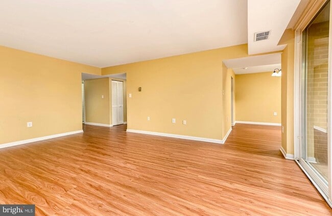 Building Photo - 1403 Northgate Square