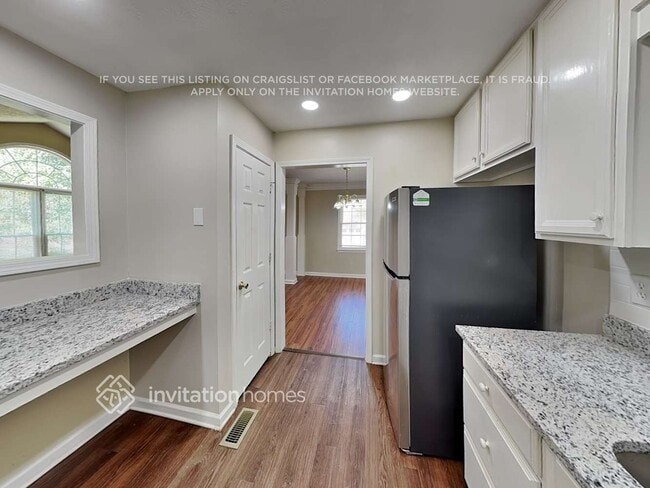 Building Photo - 46 Marion Ln