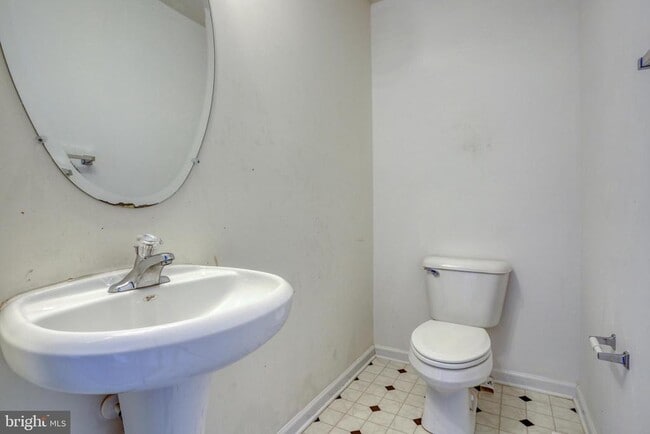 Building Photo - 407 Champs Ln