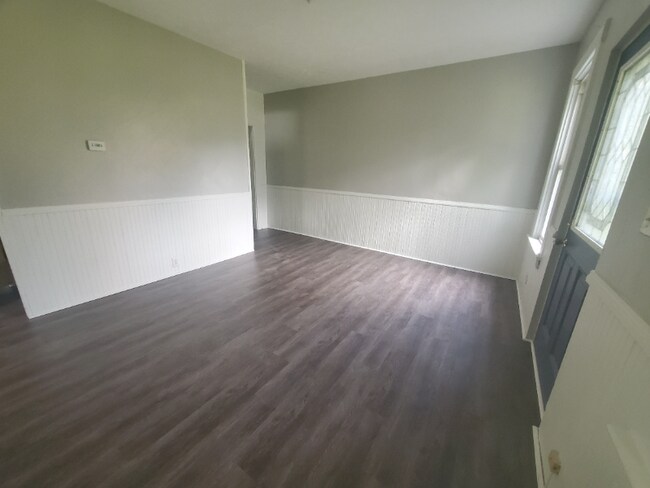 Building Photo - 20 Euclid St