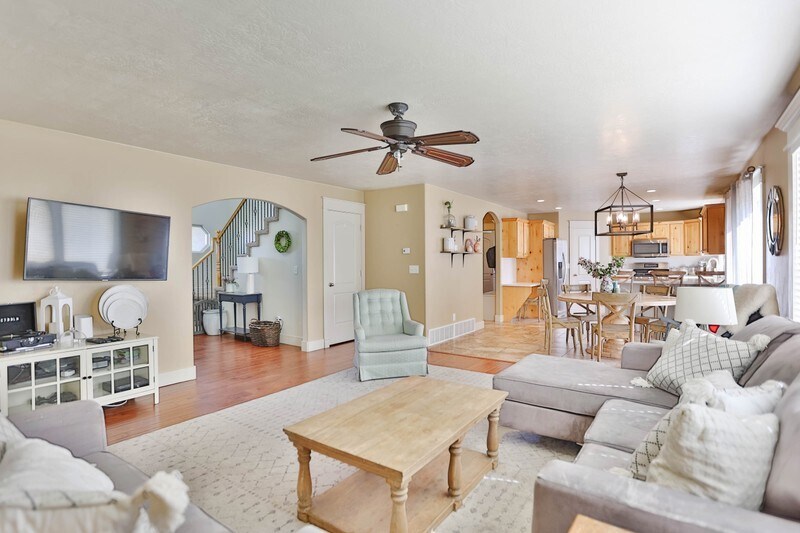 Building Photo - 2533 Cimmaron Dr