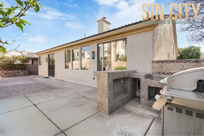 Building Photo - 7555 Trickling Wash Dr