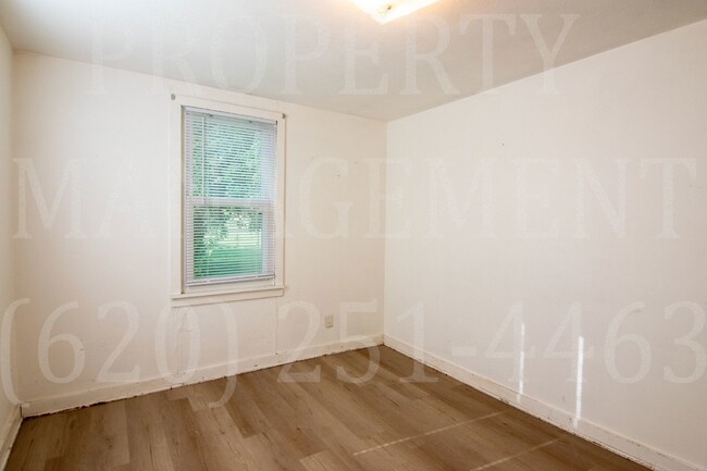 Building Photo - 2-Bedroom 1 Bath rental in Coffeyville