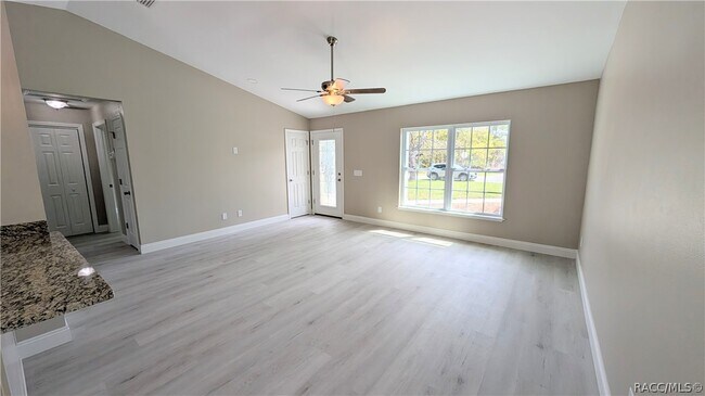 Building Photo - 7708 N Paris Dr