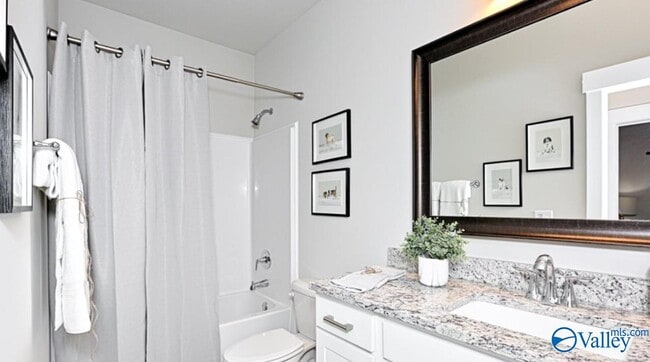 Building Photo - 120 Rugby Dr