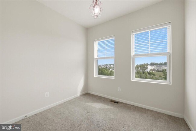 Building Photo - 246 Norland Knoll Dr