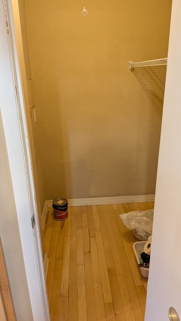 Building Photo - Beautuful 1 bed condo close to linden hills shopping, paths and the lakes!