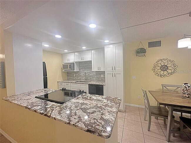 Building Photo - 4500 E Bay Dr