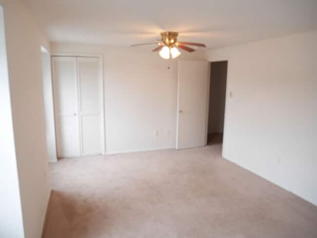 Building Photo - Olde Crofton Charm! Two Bedroom Townhome