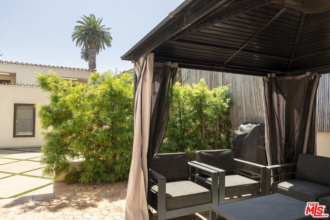 Building Photo - 501 Pier Ave