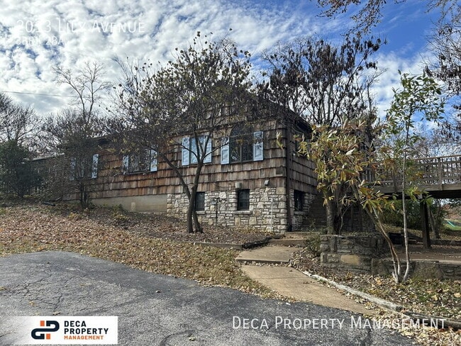 Building Photo - 2013 Lily Ave