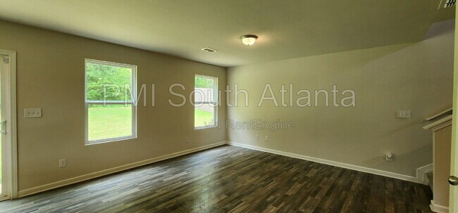 Building Photo - 116 Dogwood Ln