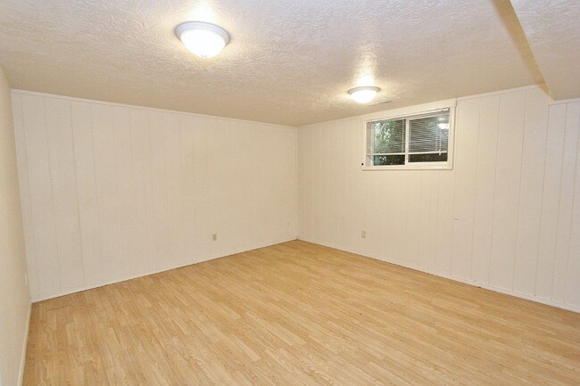 Building Photo - 7149 W Ustick Rd