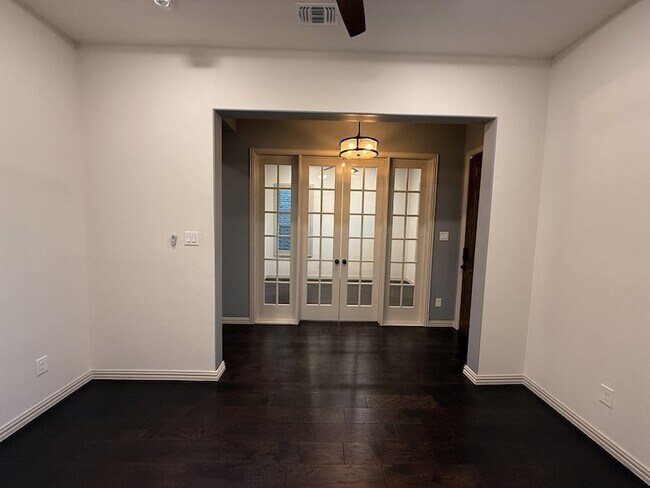 Building Photo - 4510 Meadow Hawk Dr