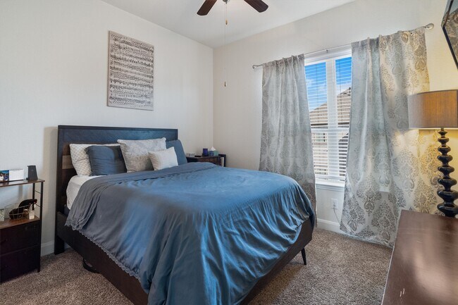 Building Photo - 8917 Wind Springs Dr