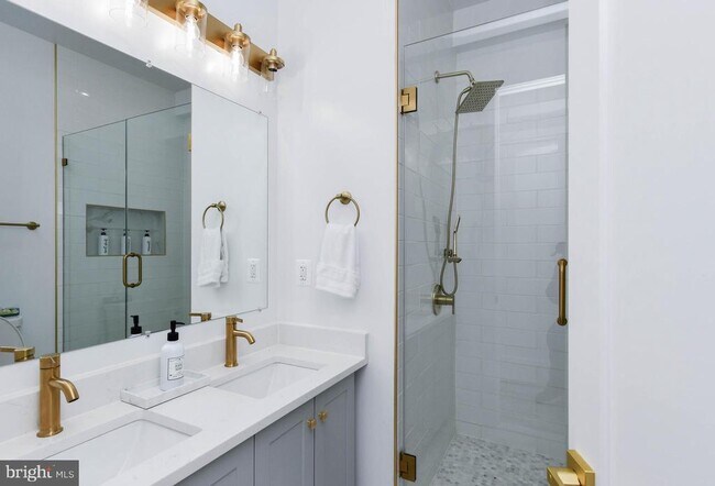 Building Photo - 4202 3rd St NW