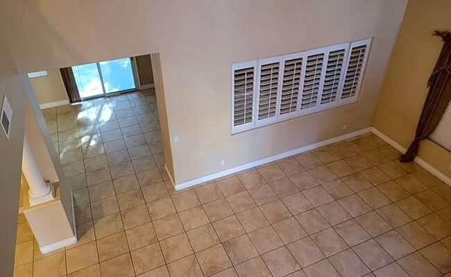 Building Photo - 2121 Tyler Dr