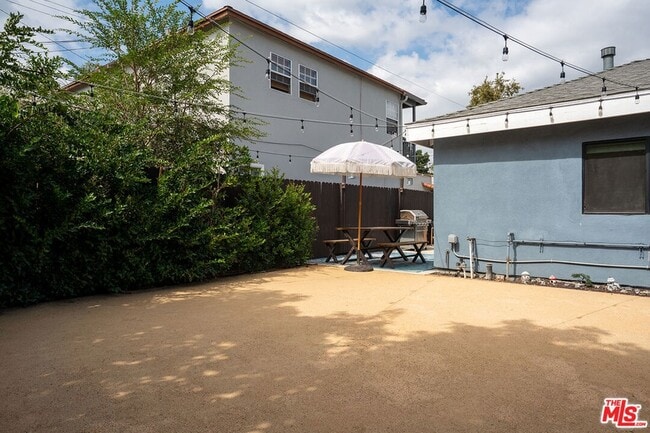 Building Photo - 3006 Acresite St