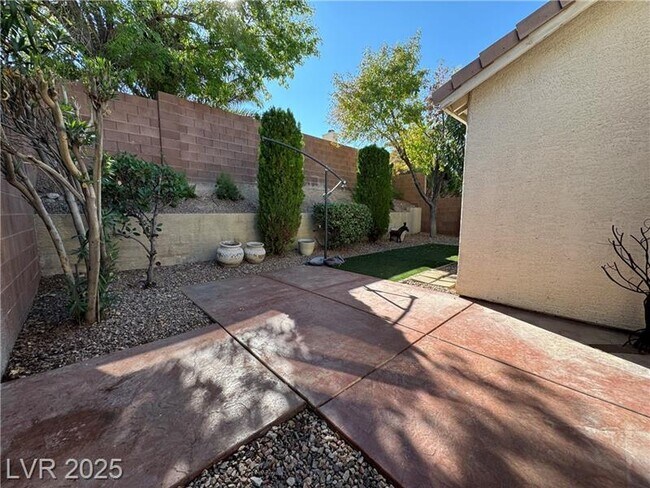 Building Photo - 9833 Panorama Cliff Dr