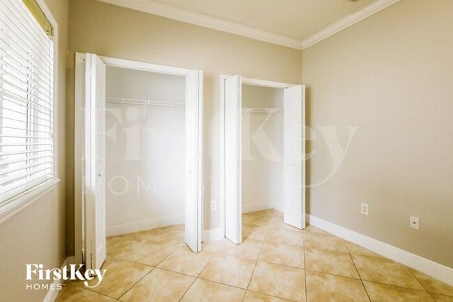 Building Photo - 665 SE 31st Ave