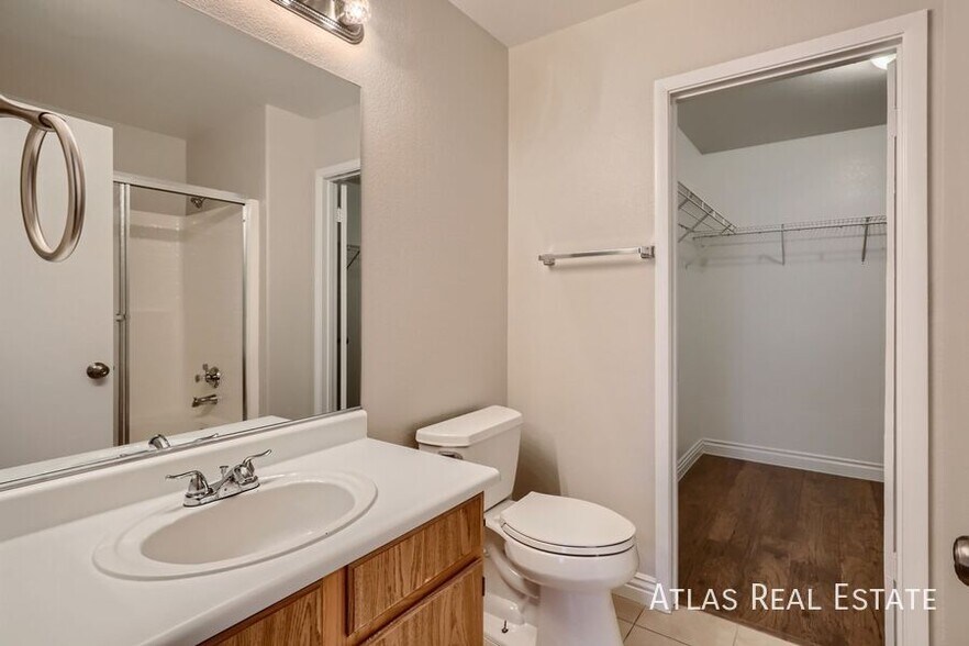 Building Photo - 5531 Los Lobos St