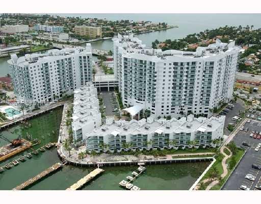 Building Photo - 7900 Harbor Island Dr