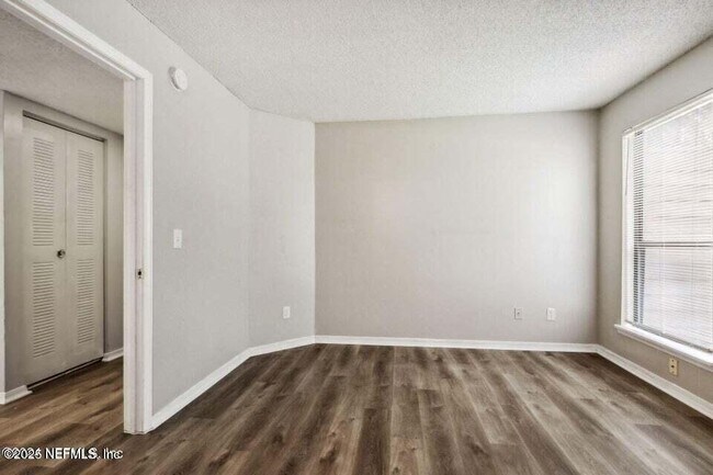 Building Photo - 10200 Belle Rive Blvd