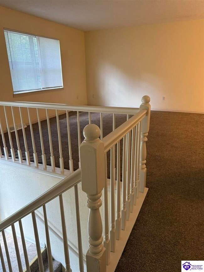 Building Photo - 105 Candy Ct