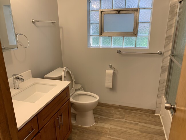 Building Photo - 4221 S Mozart St