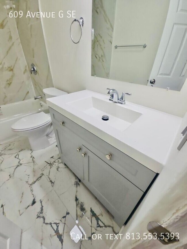 Building Photo - 609 Ave G SE