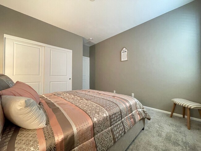 Building Photo - (Fully Furnished) 4 Bedroom + Loft,  3 Full Bath, Gated Community in SouthWest.