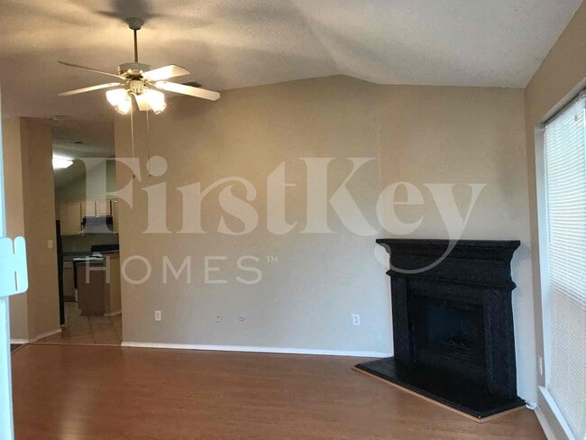 Building Photo - 10640 Towerwood Dr