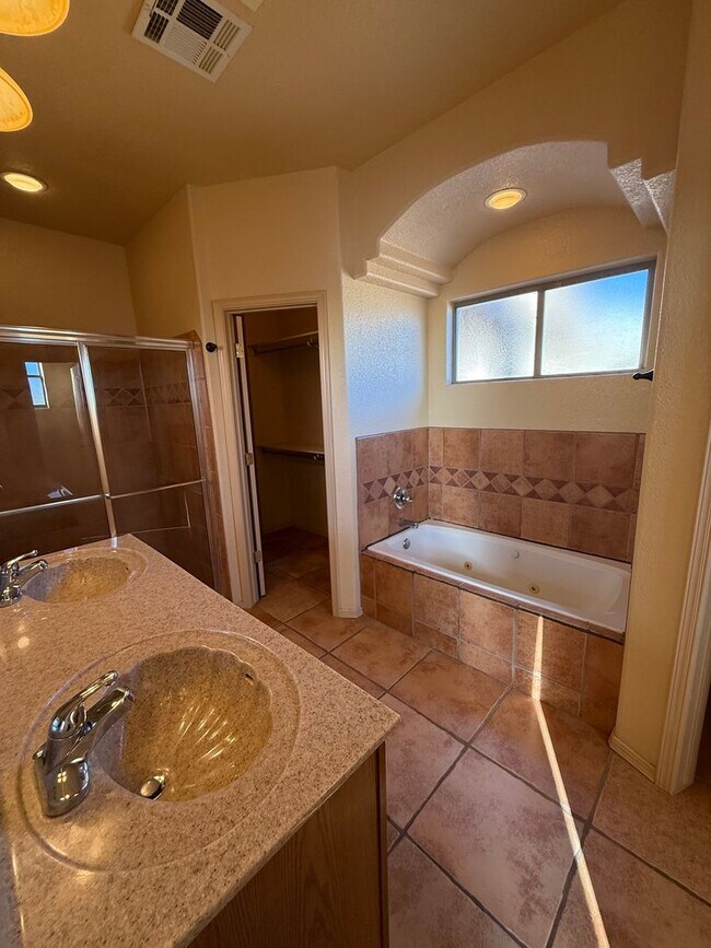 Building Photo - 4804 Camino Dos Vidas