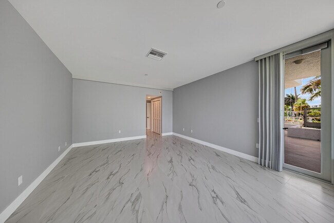 Building Photo - 1440 S Ocean Blvd