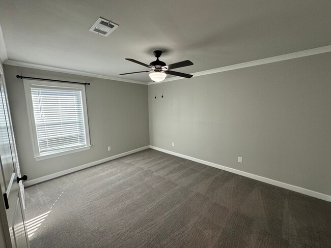 Building Photo - New 4 bedroom 3 bath home in Sherwood