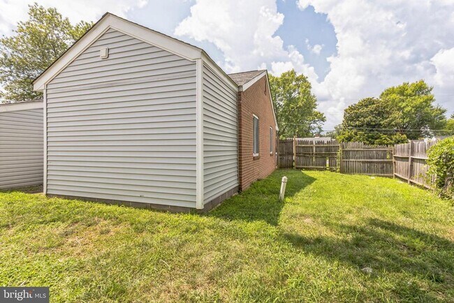 Building Photo - 6511 Virginia Hills Ave