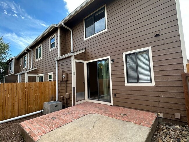 Building Photo - 826 London Green Way